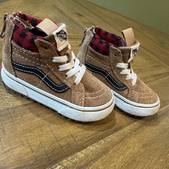 Vans MTE Tan and Black Toddler High-Top Sneakers - Picture 6 of 12